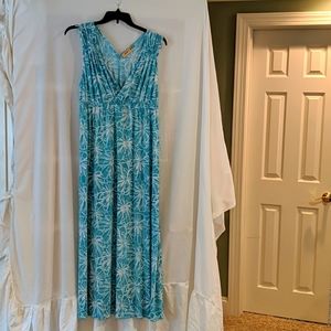 Motto women's sleeveless dress in L petite